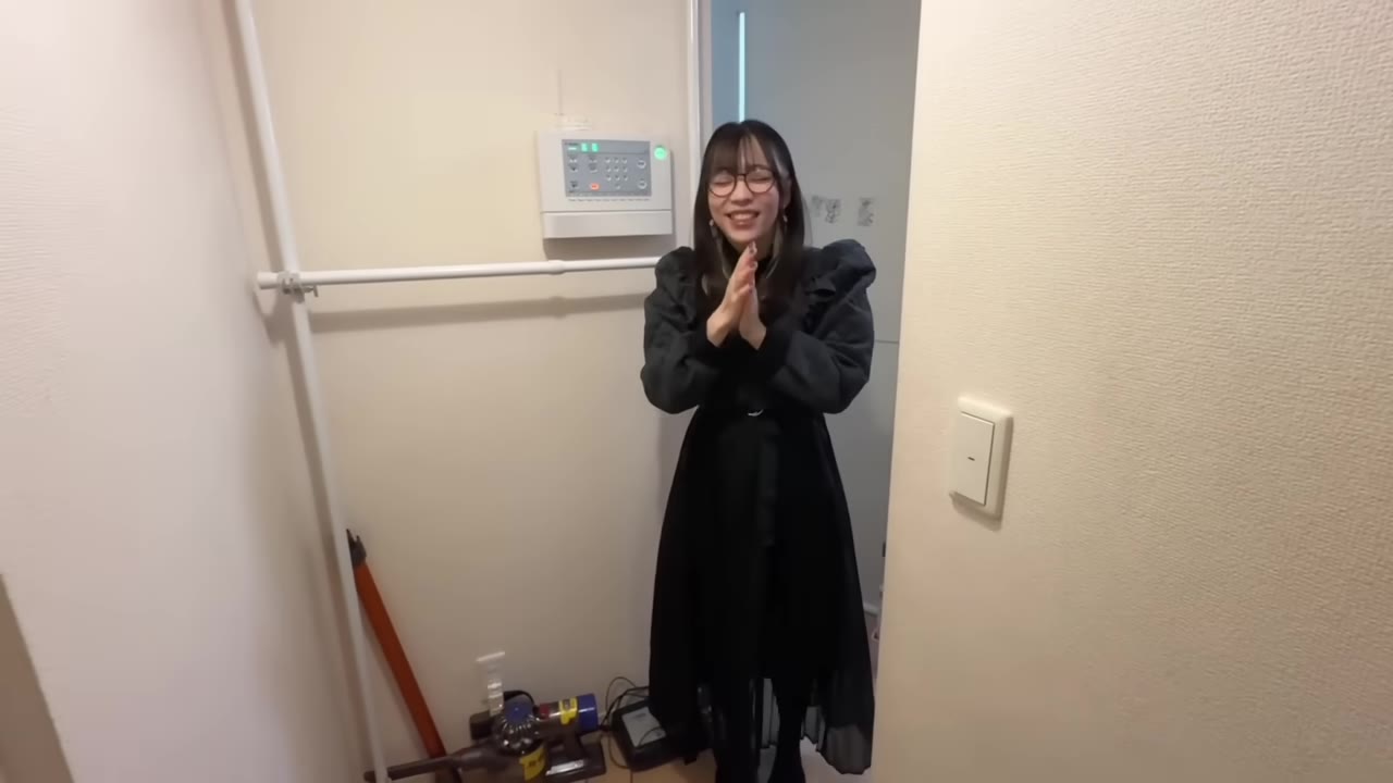 2日目の朝。玄関がきれいになり、鏡が使えるようになった