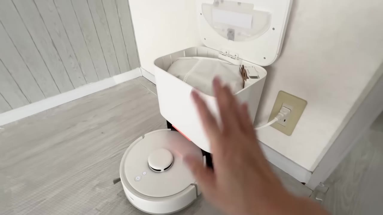 世界最小サイズのお掃除ロボット、SwitchBot K10+