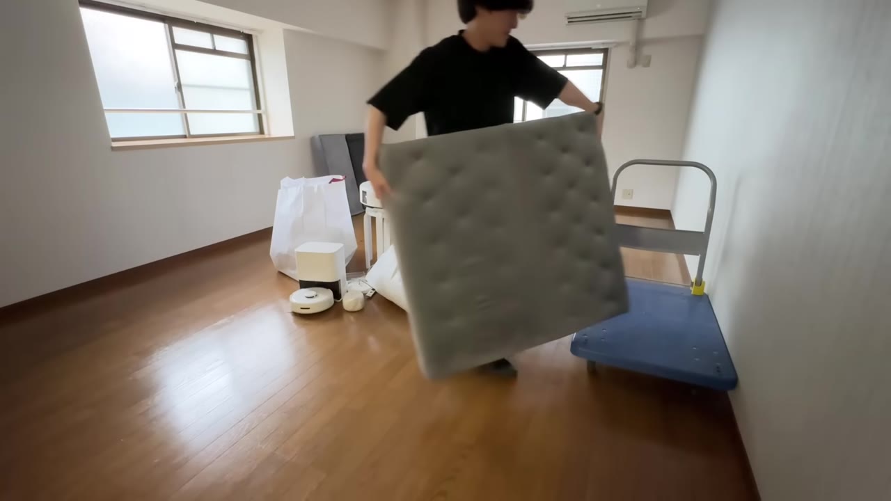 引っ越していたら同じマンションの友達に会い、「後ろからTik