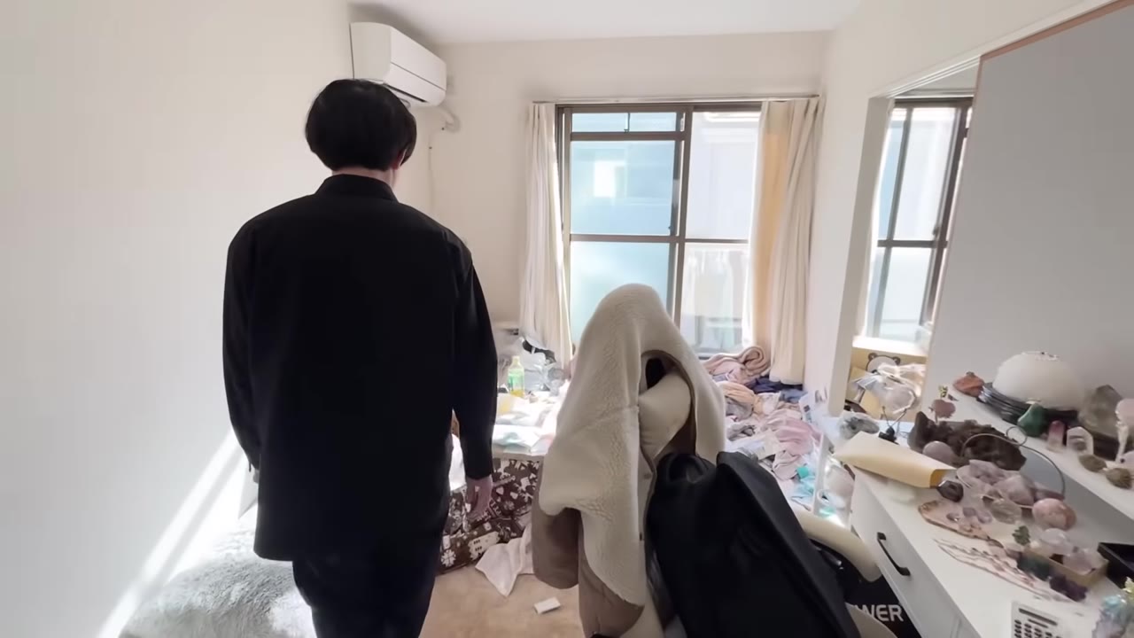 リビング。テーブルの上は食べるときだけどける