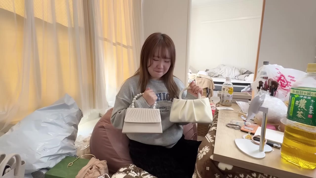 結婚式用に、同じようなバッグを2つ買っていた