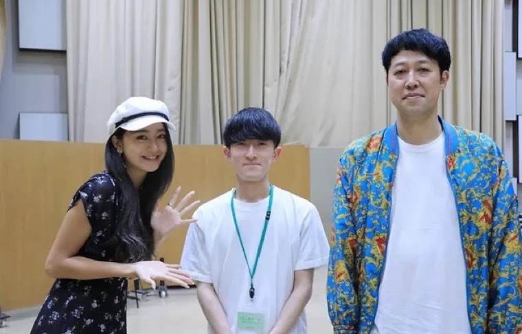 NHKラジオ「こやぶとみちょぱのとりしらベイビー」出演時のスタジオ写真