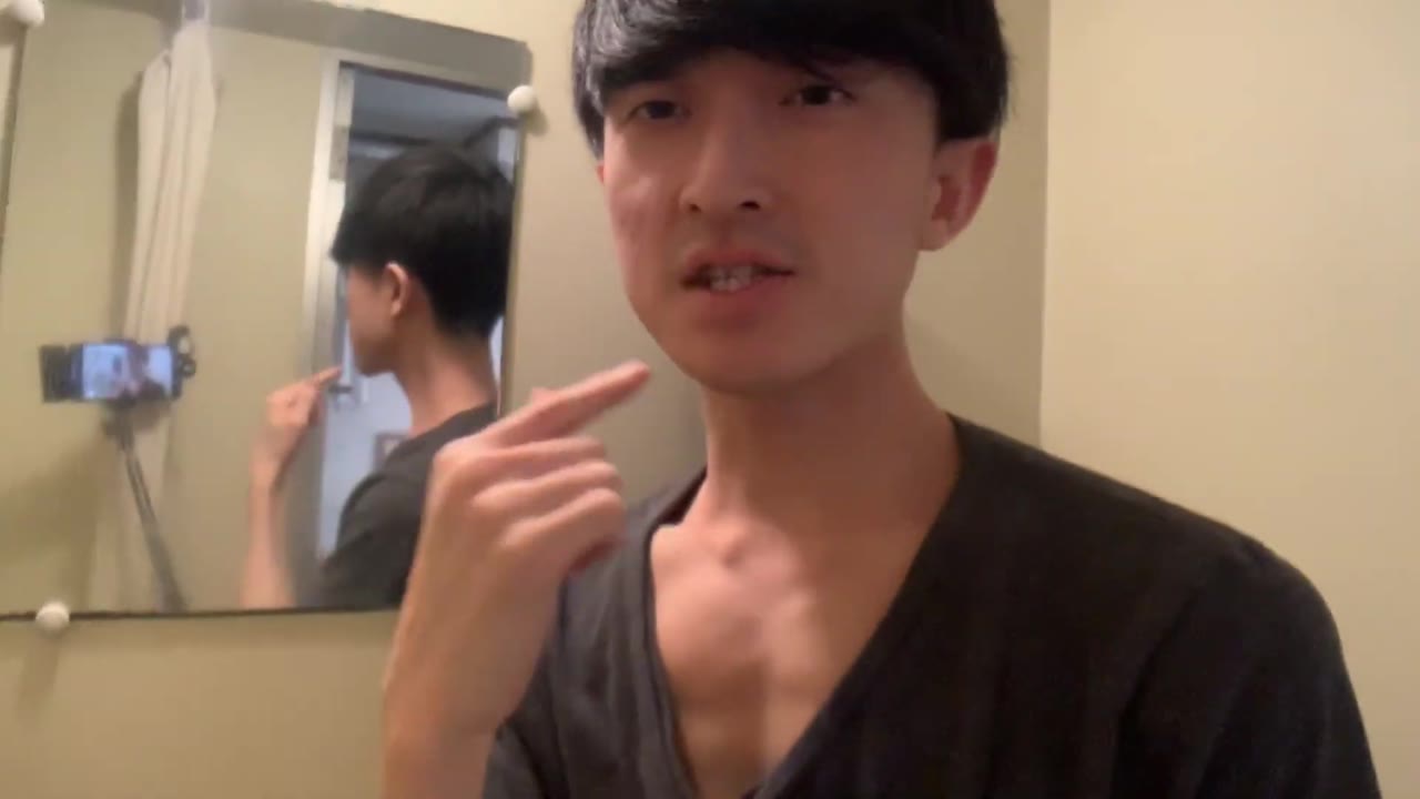 歯磨きをする