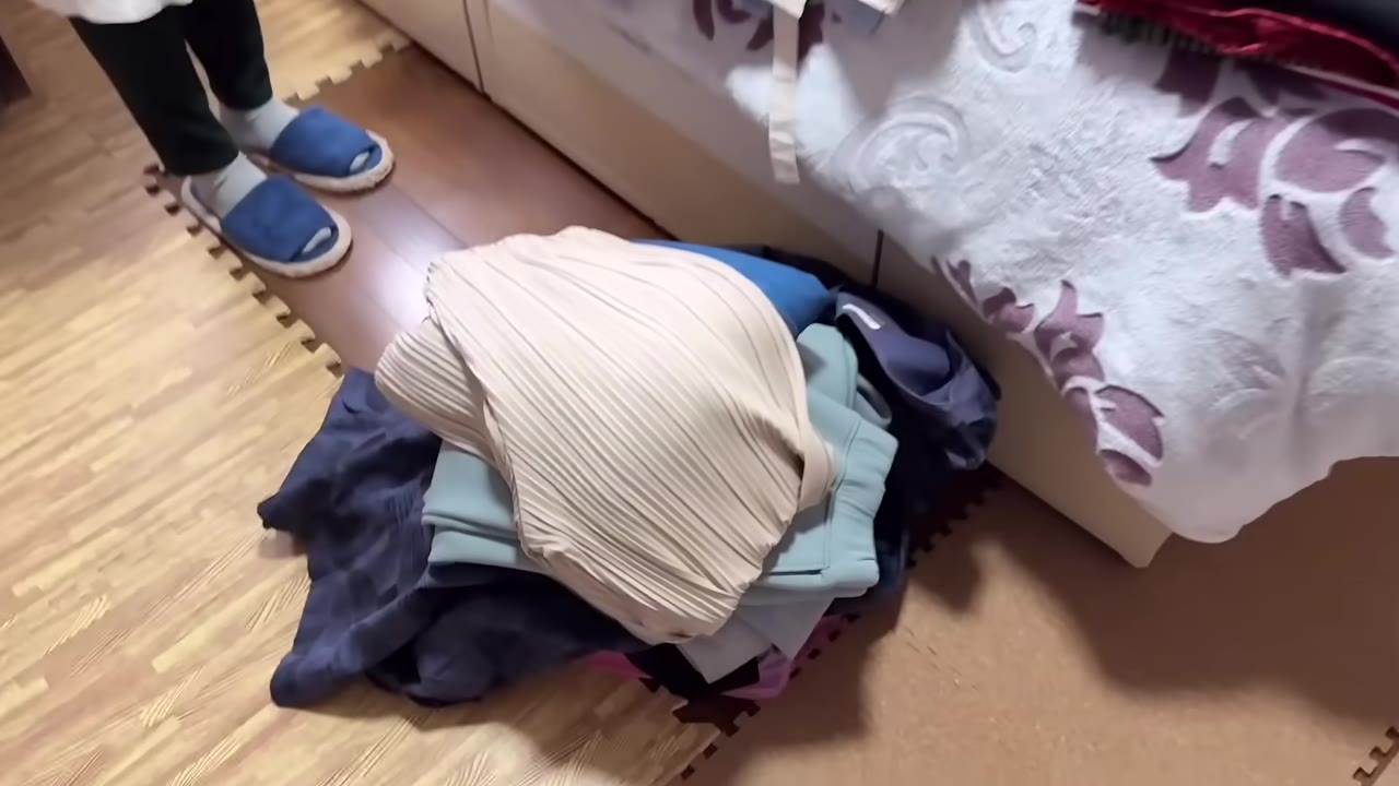 いらない服16着。これで50着ちょっとに