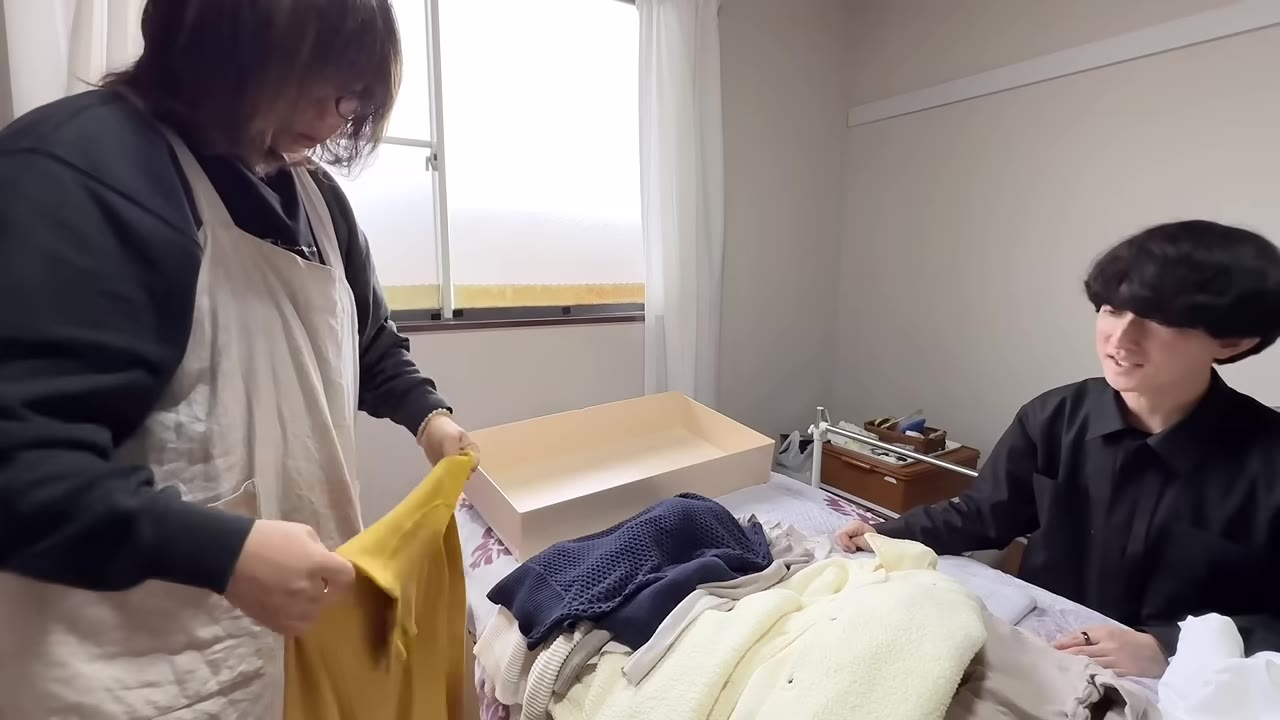 一着ずつ手に取って、着なくなった原因を一緒に言葉にしていく
