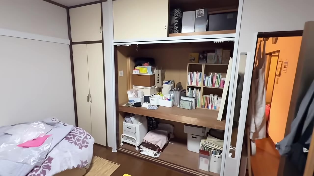 20時ごろに終了。寝室のモノは3分の1くらいに減った