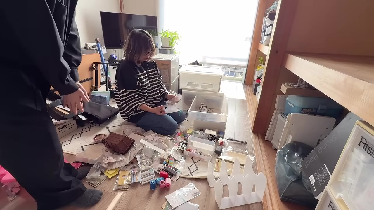 衣装ケースがどんどん空いていく。いるモノだけなら4つで足りた